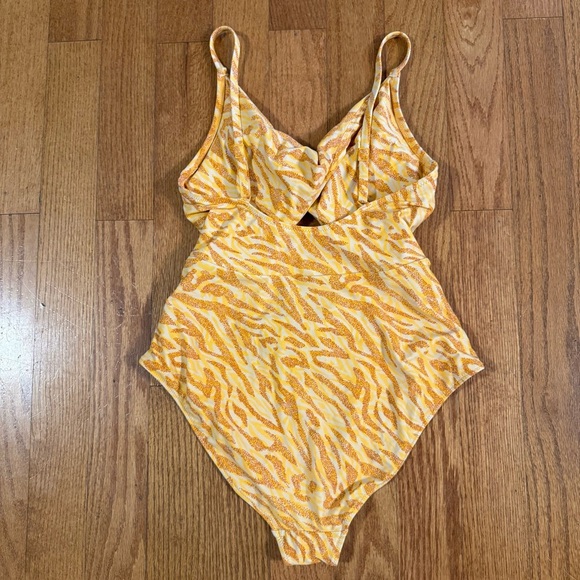 Aerie Women’s Yellow One Piece Bathing Suit Size L - Picture 2 of 5